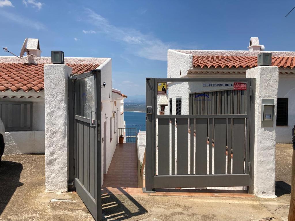 Appartement Duplex Rosas Avec Terrasse Magnifique Jacuzzi Vue Mer Dış mekan fotoğraf