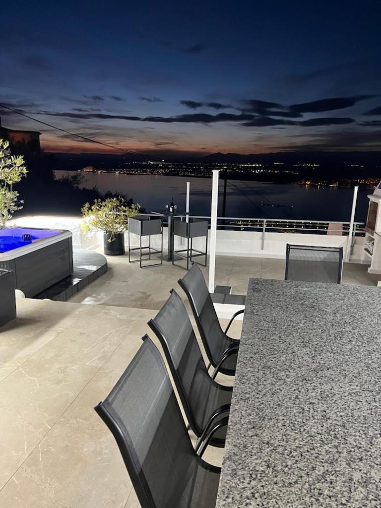 Appartement Duplex Rosas Avec Terrasse Magnifique Jacuzzi Vue Mer Dış mekan fotoğraf